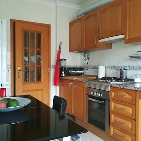 With 2 Bedrooms In With Wifi Apartament
