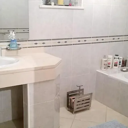 Apartament With 2 Bedrooms In With Wifi