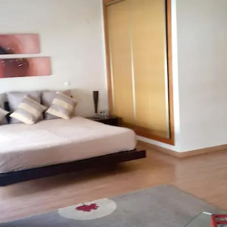With 2 Bedrooms In With Wifi Apartament Olhão